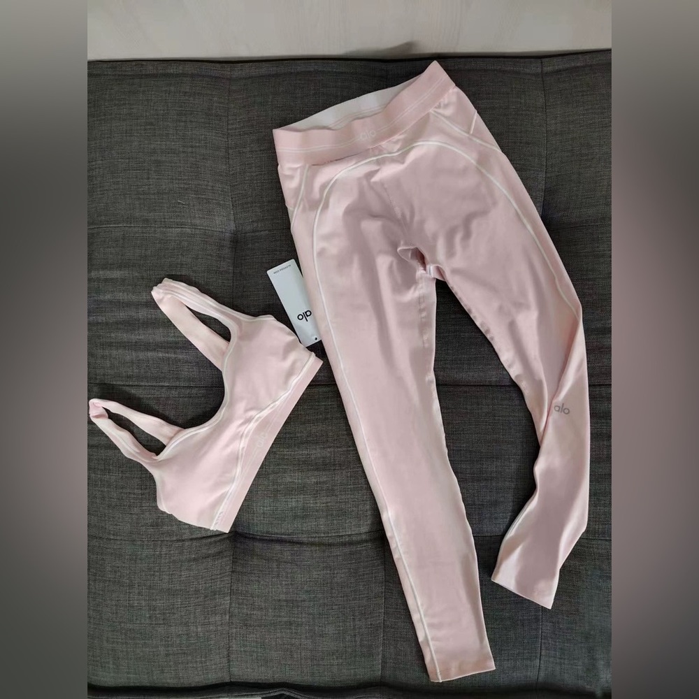 ALO Yoga Women's Blush Pink Sports Bra And Pants Set